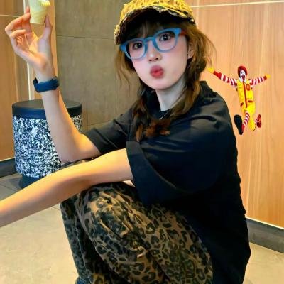 霍先生眼睛怎么又红了